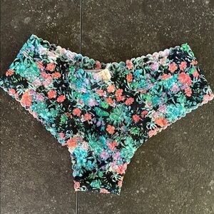 NWT Victoria's Secret Floral Lace Panties Size Medium